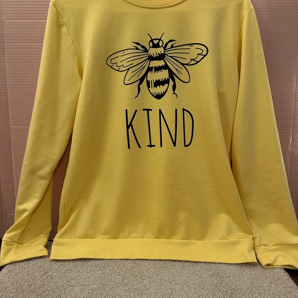 Yellow‎ Bee Graphic Sweatshirt - Picture 3 of 7